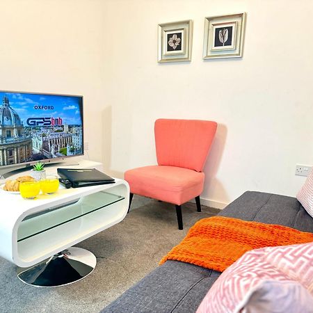 Walnut Flats-F5, Stylish 1-Bedroom - Parking, Netflix, Wifi - Close To Oxford, Bicester & Blenheim Palace Kidlington Exterior photo