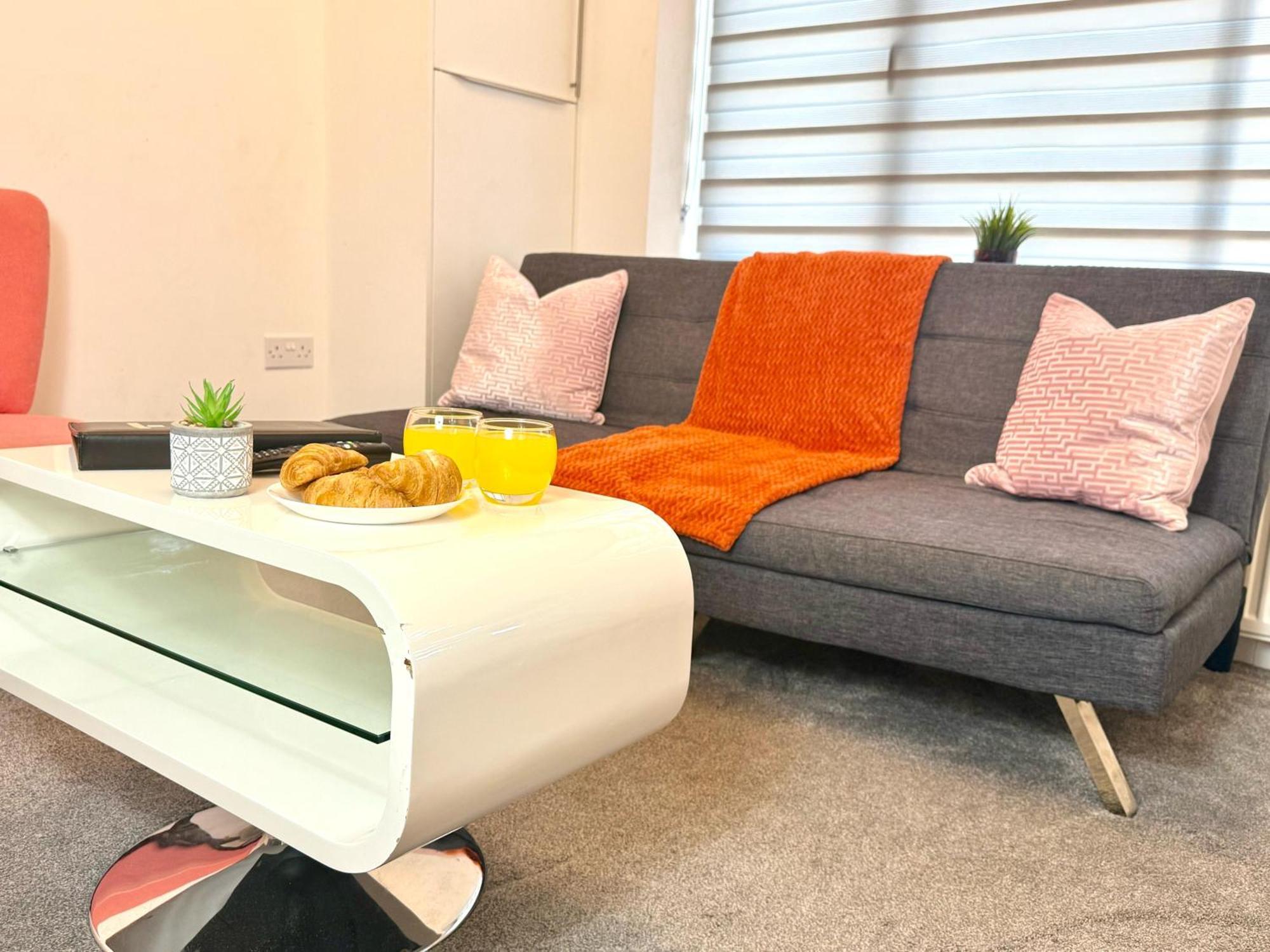 Walnut Flats-F5, Stylish 1-Bedroom - Parking, Netflix, Wifi - Close To Oxford, Bicester & Blenheim Palace Kidlington Exterior photo