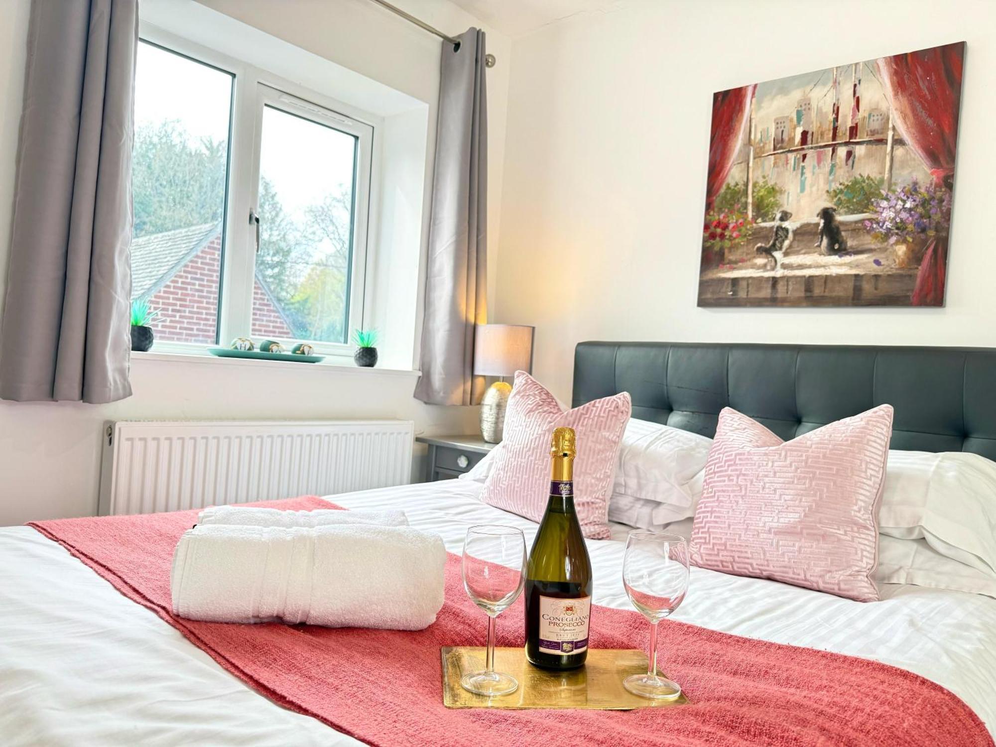 Walnut Flats-F5, Stylish 1-Bedroom - Parking, Netflix, Wifi - Close To Oxford, Bicester & Blenheim Palace Kidlington Exterior photo