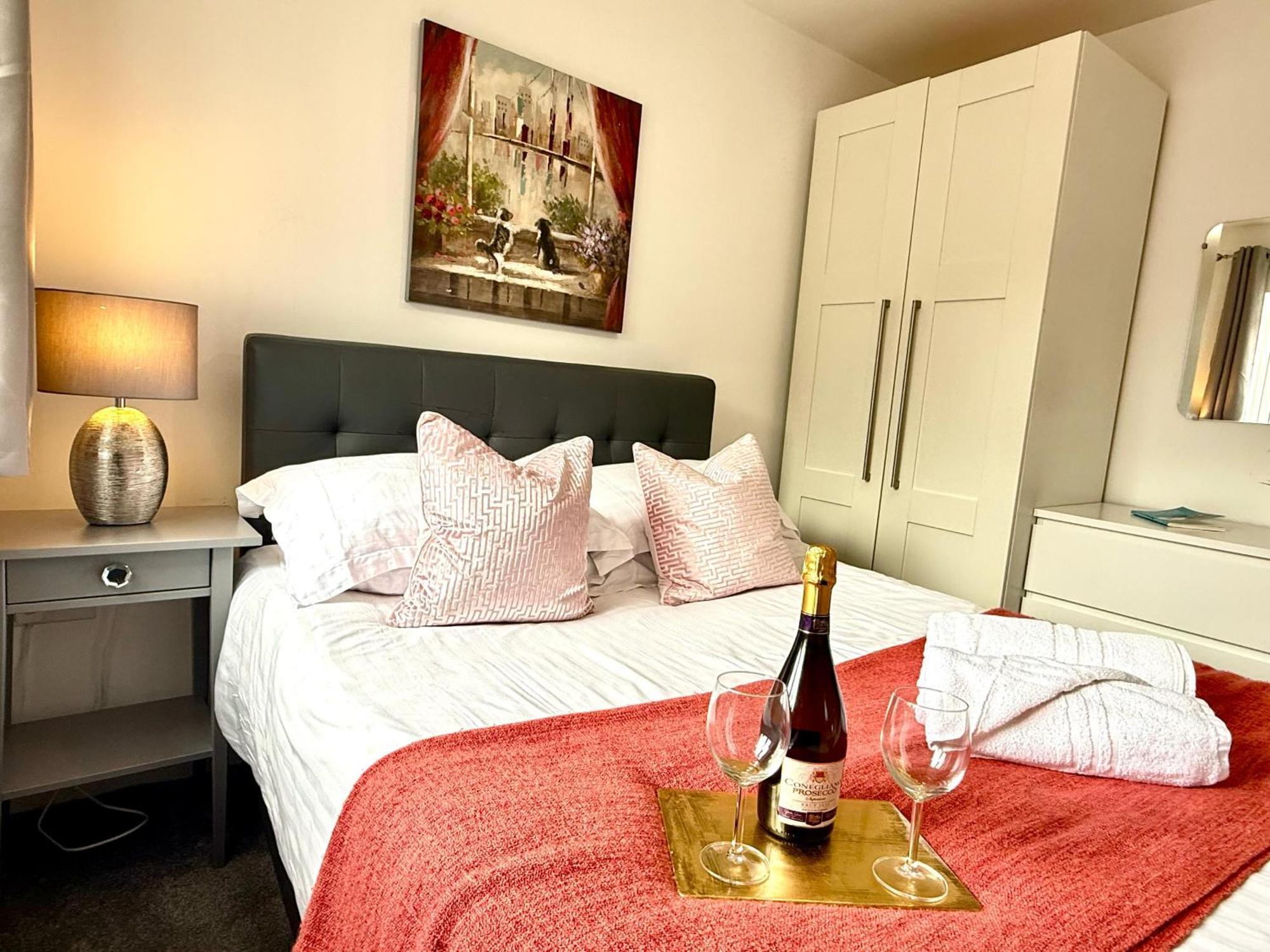 Walnut Flats-F5, Stylish 1-Bedroom - Parking, Netflix, Wifi - Close To Oxford, Bicester & Blenheim Palace Kidlington Exterior photo