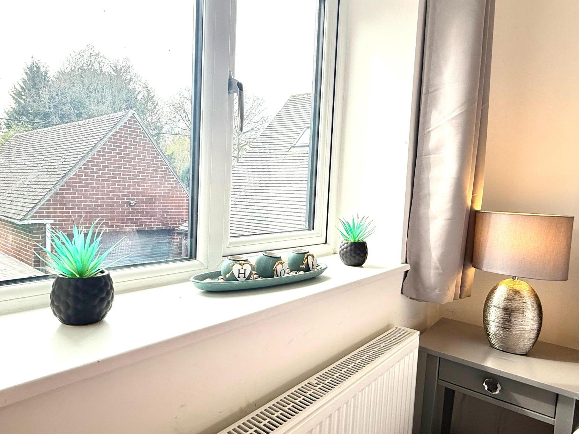Walnut Flats-F5, Stylish 1-Bedroom - Parking, Netflix, Wifi - Close To Oxford, Bicester & Blenheim Palace Kidlington Exterior photo