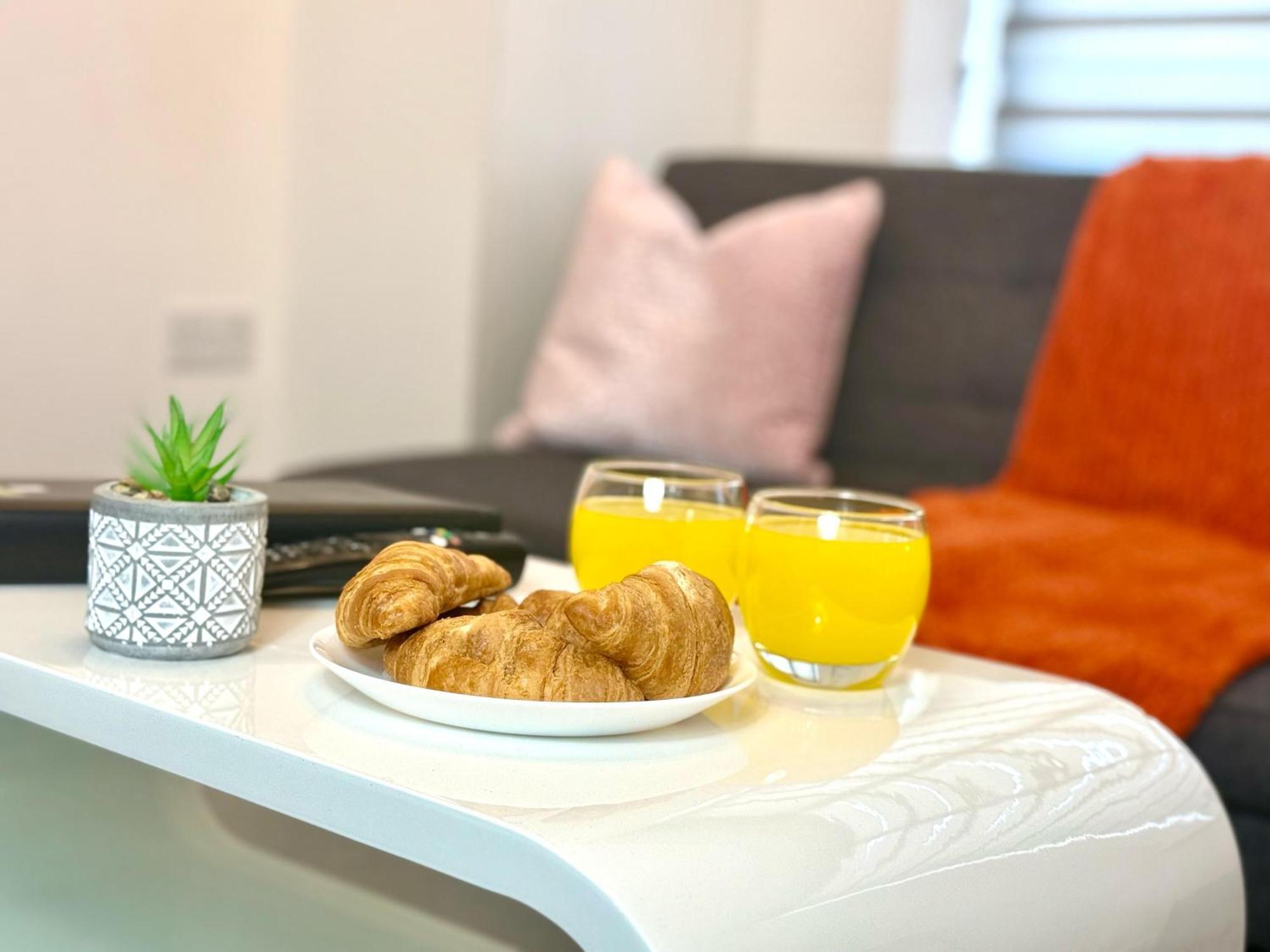 Walnut Flats-F5, Stylish 1-Bedroom - Parking, Netflix, Wifi - Close To Oxford, Bicester & Blenheim Palace Kidlington Exterior photo