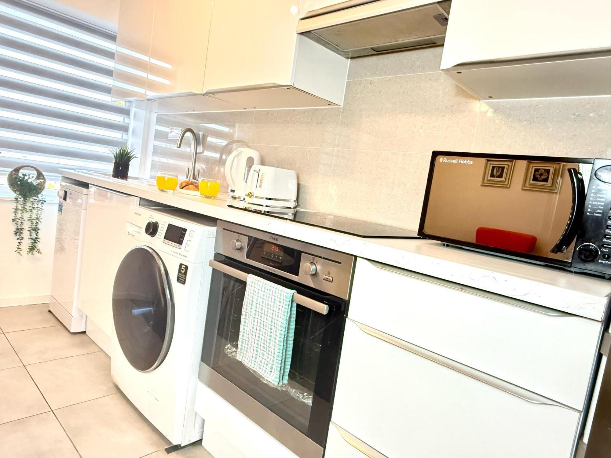 Walnut Flats-F5, Stylish 1-Bedroom - Parking, Netflix, Wifi - Close To Oxford, Bicester & Blenheim Palace Kidlington Exterior photo