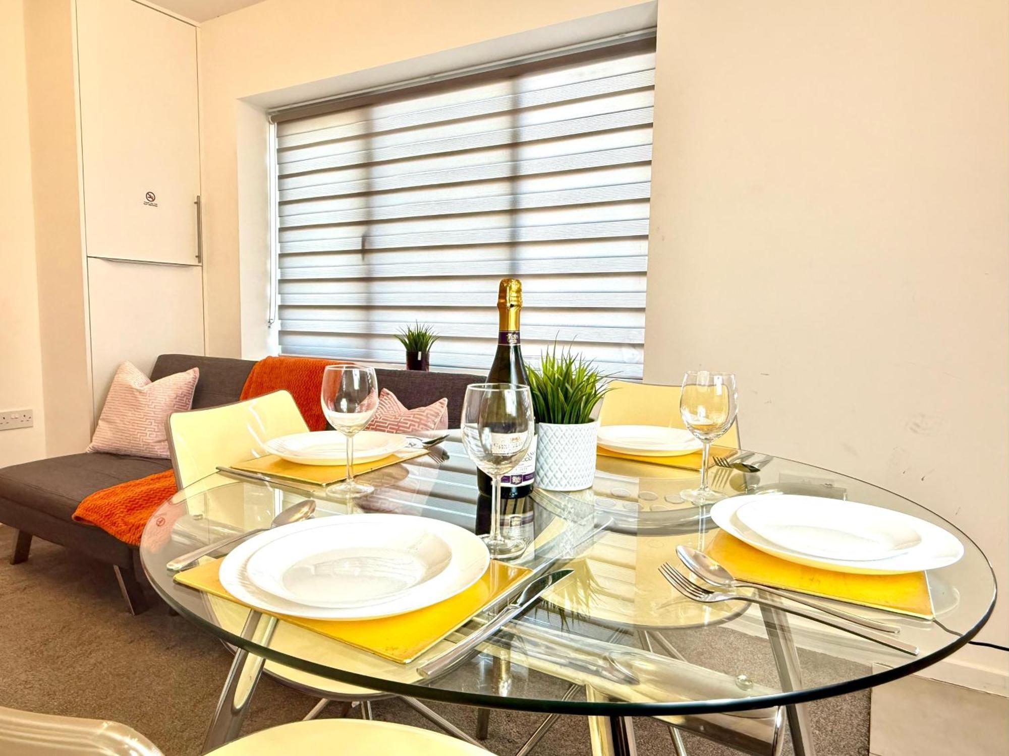 Walnut Flats-F5, Stylish 1-Bedroom - Parking, Netflix, Wifi - Close To Oxford, Bicester & Blenheim Palace Kidlington Exterior photo